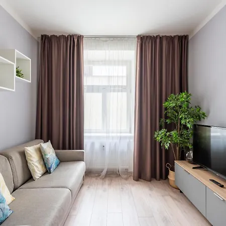 Honest Smichov Apartment *