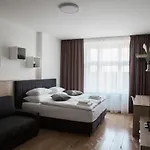 Honest Smichov 프라하