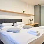 Honest Smichov 아파트