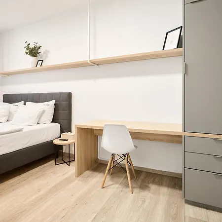 Honest Smichov Apartment