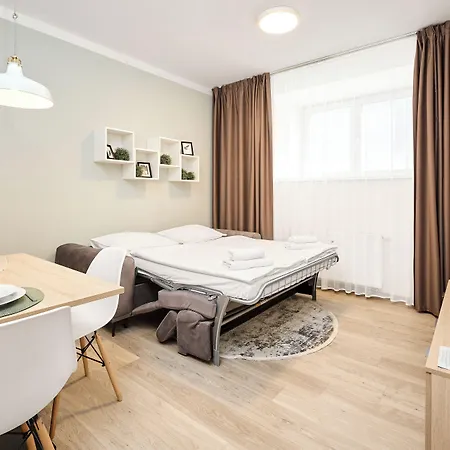 Honest Smichov Апартаменты
