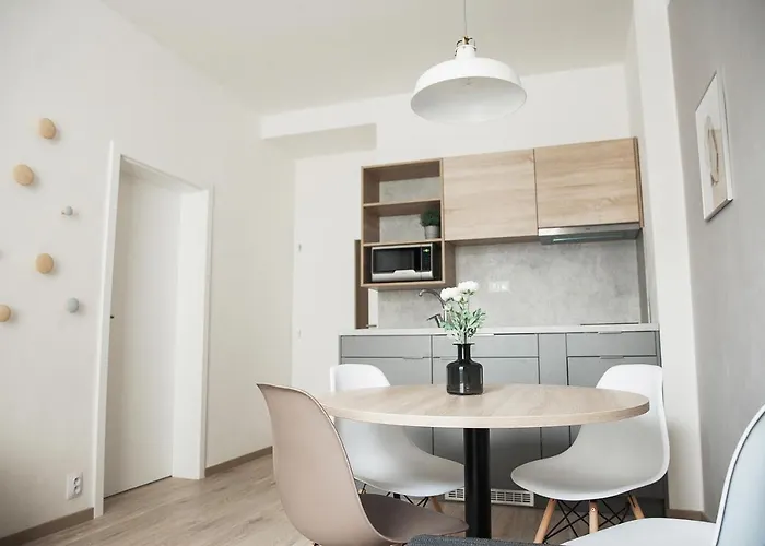 Honest Smichov Apartamento