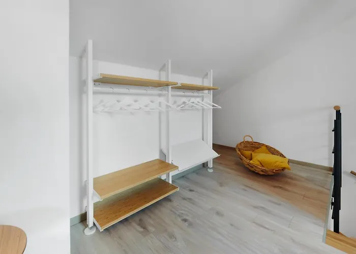 アパート Honest Smichov