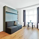 Honest Smichov 아파트