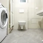 아파트 Honest Smichov